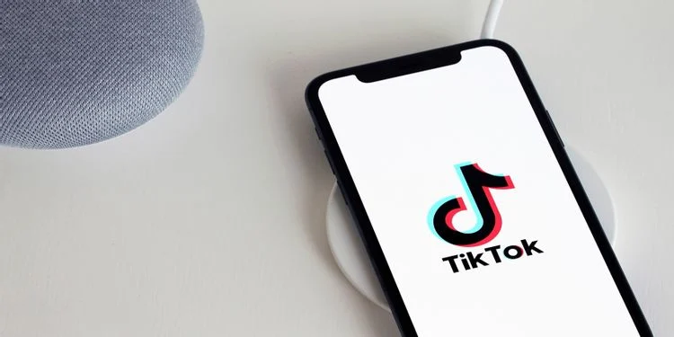 如何在 TikTok 上直播（以及你需要多少粉丝）